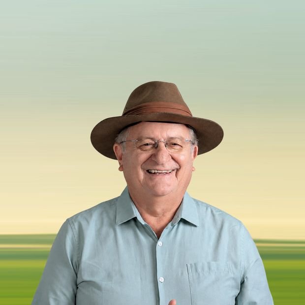 Foto oficial · sorriso